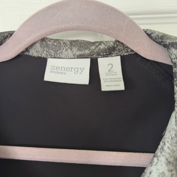 Chico's Zenergy Jacket Neema Evelyn Foil Zipper Front Silver Black 2 - Picture 5 of 5